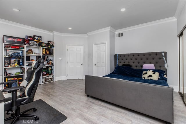 2254 The Terrace, Los Angeles, CA 90049 — photo 24 of 39