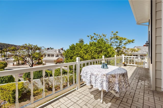 2254 The Terrace, Los Angeles, CA 90049 — photo 29 of 39