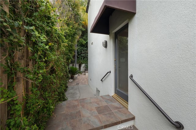 12023 Laurel Lane, Studio City, CA 91604 — photo 9 of 48