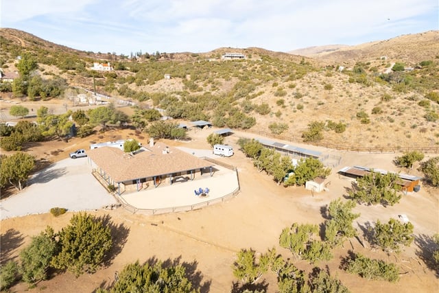 6535 Juniper Crest Road, Agua Dulce, CA 91390 — photo 4 of 71