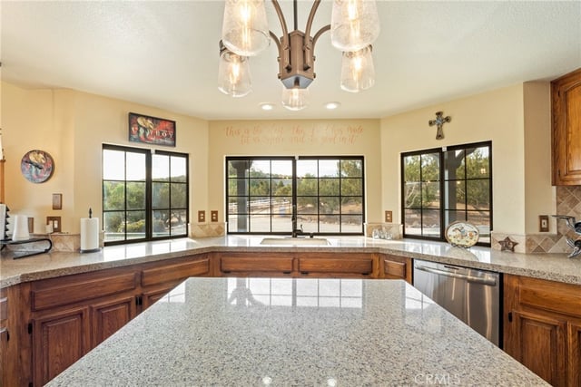 6535 Juniper Crest Road, Agua Dulce, CA 91390 — photo 9 of 71