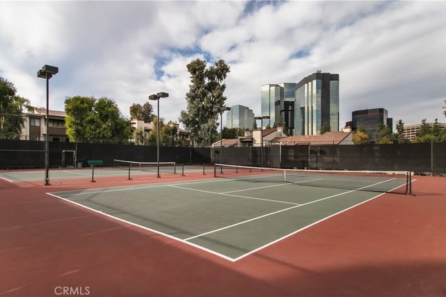 21500 Califa 97, Woodland Hills, CA 91367 — photo 10 of 12