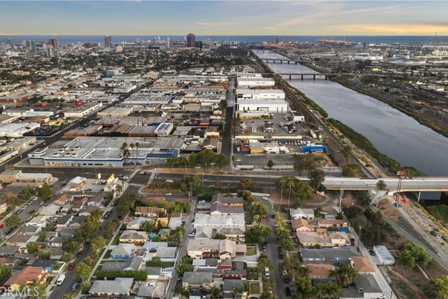 1866 San Francisco, Long Beach, CA 90806 — photo 31 of 34