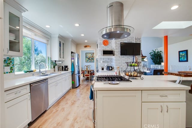 22459 Venido, Woodland Hills, CA 91364 — photo 17 of 75