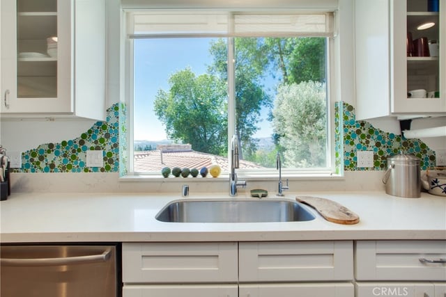 22459 Venido, Woodland Hills, CA 91364 — photo 18 of 75