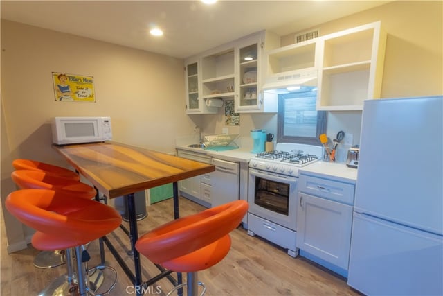 22459 Venido, Woodland Hills, CA 91364 — photo 51 of 75