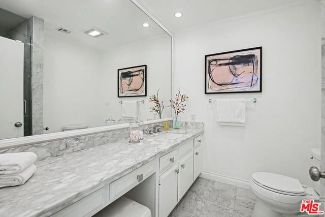 2411 Benedict Canyon Drive, Beverly Hills, CA 90210 — photo 40 of 51