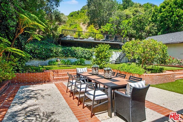 2411 Benedict Canyon Drive, Beverly Hills, CA 90210 — photo 43 of 51