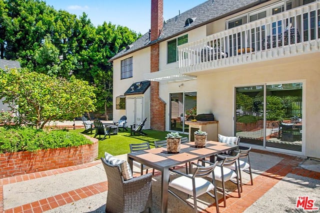 2411 Benedict Canyon Drive, Beverly Hills, CA 90210 — photo 44 of 51
