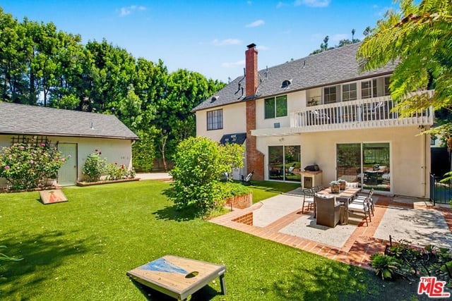 2411 Benedict Canyon Drive, Beverly Hills, CA 90210 — photo 45 of 51
