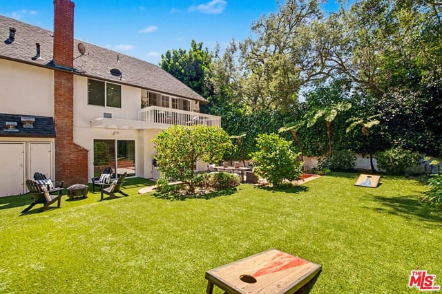 2411 Benedict Canyon Drive, Beverly Hills, CA 90210 — photo 46 of 51