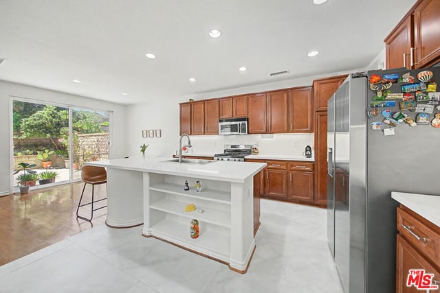 25684 Via Ventana, Valencia, CA 91381 — photo 13 of 48