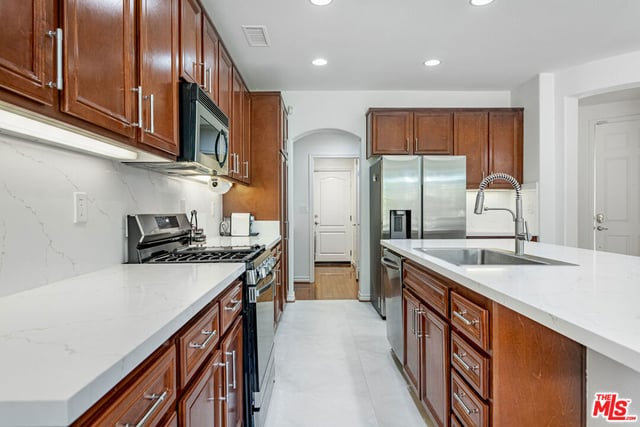25684 Via Ventana, Valencia, CA 91381 — photo 16 of 48