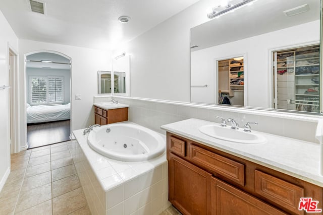 25684 Via Ventana, Valencia, CA 91381 — photo 28 of 48