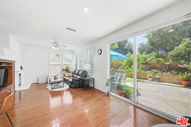 25684 Via Ventana, Valencia, CA 91381 — photo 9 of 48