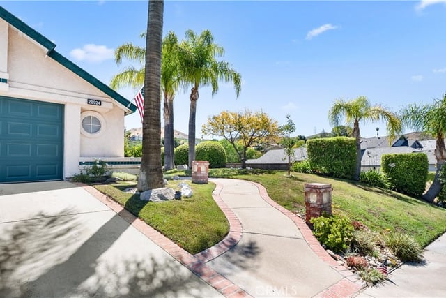 28924 Raintree Lane, Saugus, CA 91390 — photo 8 of 49
