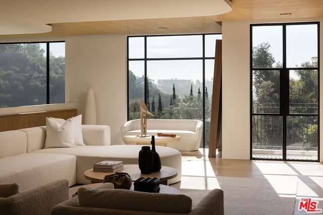 1165 Somera Road, Los Angeles, CA 90077 — photo 17 of 44