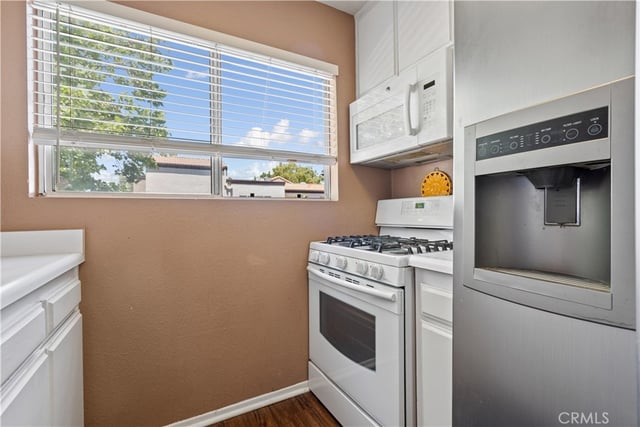 21305 Nandina Lane 201, Newhall, CA 91321 — photo 13 of 35