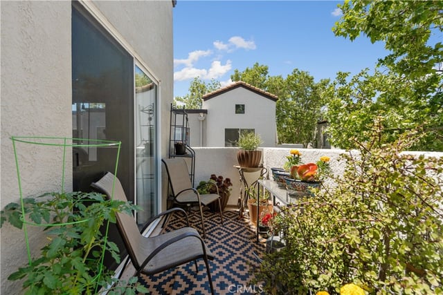 21305 Nandina Lane 201, Newhall, CA 91321 — photo 4 of 35