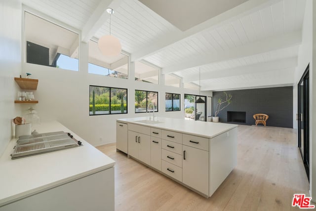 1071 Tellem Drive, Pacific Palisades, CA 90272 — photo 12 of 67