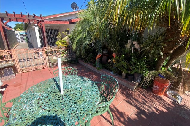 3111 Halldale Ave., Los Angeles, CA 90018 — photo 6 of 12