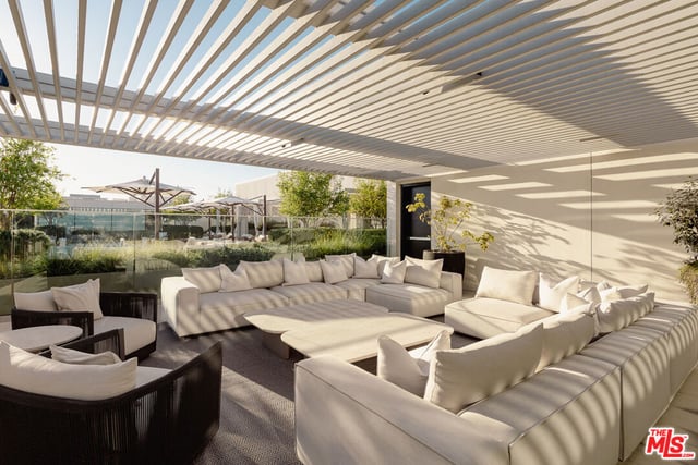 9200 Wilshire Boulevard 504E, Beverly Hills, CA 90212 — photo 10 of 18