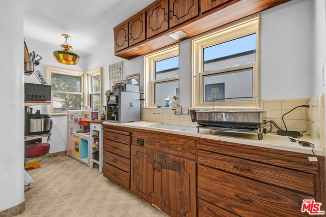 1044 Chelsea Avenue, Santa Monica, CA 90403 — photo 5 of 23