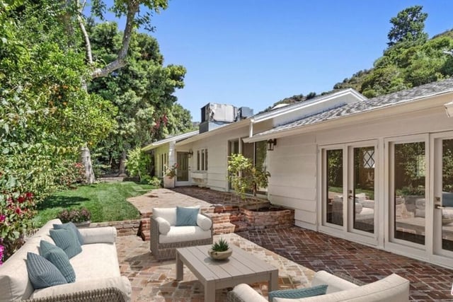 3933 Mandeville Canyon Road, Los Angeles, CA 90049 — photo 15 of 16