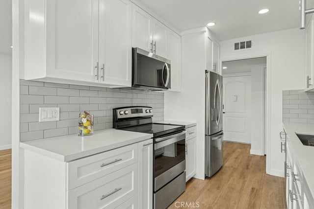 4637 Willis Avenue 306, Sherman Oaks, CA 91403 — photo 14 of 26