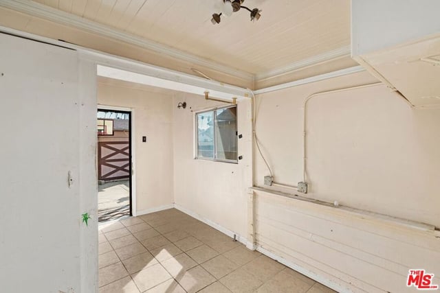 4812 Arlington Avenue, Los Angeles, CA 90043 — photo 31 of 39