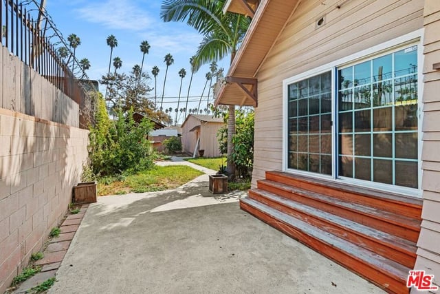 4812 Arlington Avenue, Los Angeles, CA 90043 — photo 36 of 39