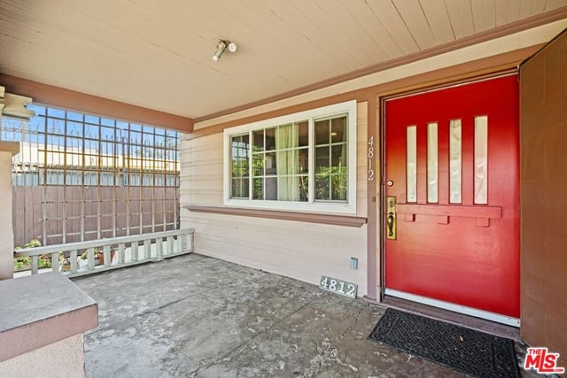 4812 Arlington Avenue, Los Angeles, CA 90043 — photo 8 of 39