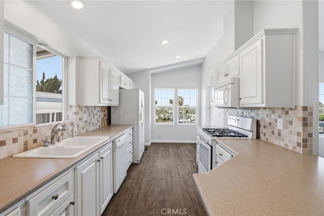 2550 Pacific Coast Highway 152, Torrance, CA 90505 — photo 3 of 60