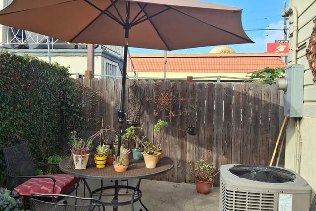 1346 W Century, Los Angeles, CA 90044 — photo 9 of 11