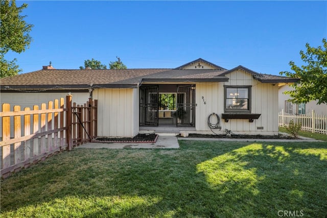 916 W Avenue J8, Lancaster, CA 93534 — photo 2 of 23