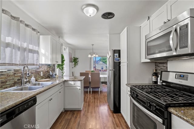 916 W Avenue J8, Lancaster, CA 93534 — photo 9 of 23