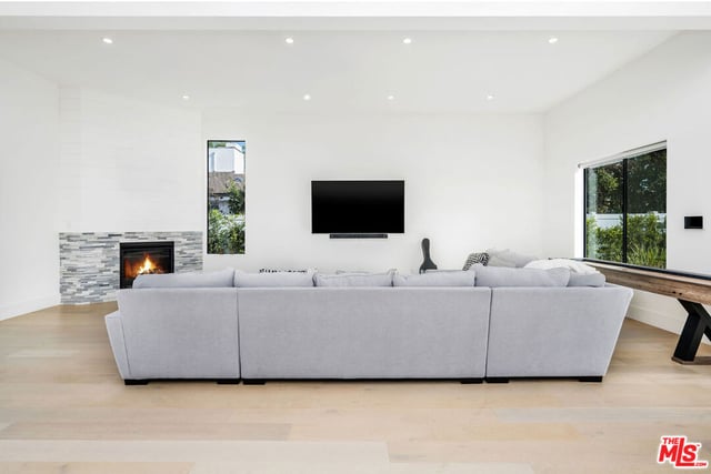 22931 Dolorosa Street, Woodland Hills, CA 91367 — photo 4 of 36