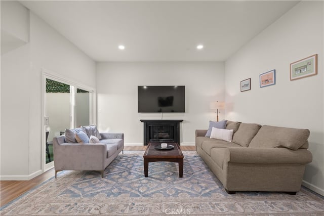 308 1/2 Commonwealth Avenue, Los Angeles, CA 90020 — photo 6 of 35