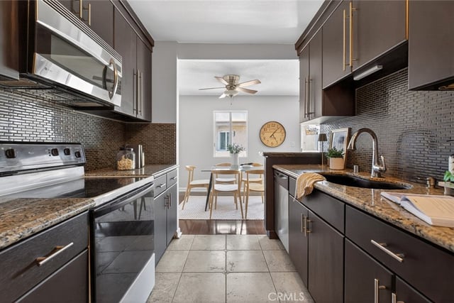 5412 Lindley Avenue 322, Encino, CA 91316 — photo 14 of 51
