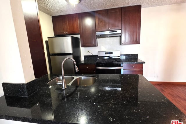 421 S La Fayette Park Place 712, Los Angeles, CA 90057 — photo 9 of 17