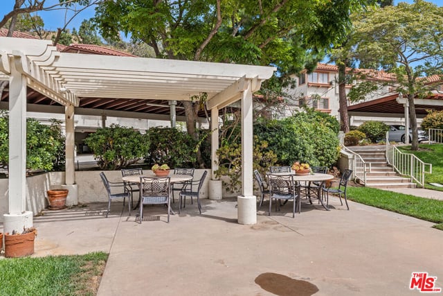 501 Palisades Drive 207, Pacific Palisades, CA 90272 — photo 5 of 24