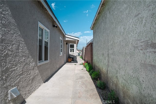 16213 S Thorson, Compton, CA 90221 — photo 4 of 27