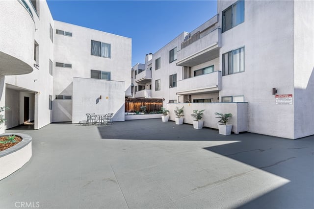 14610 Erwin 212, Van Nuys, CA 91411 — photo 2 of 13