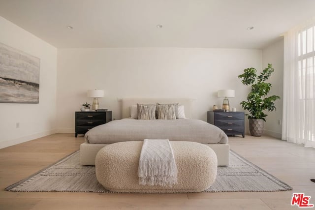 425 N Palm Drive 202, Beverly Hills, CA 90210 — photo 15 of 37