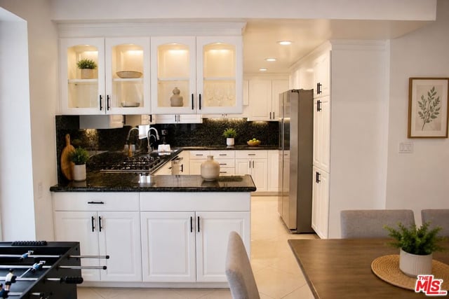 1265 Bienveneda Avenue, Pacific Palisades, CA 90272 — photo 5 of 29