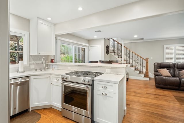 1118 N Beverly Glen Boulevard, Los Angeles, CA 90077 — photo 11 of 34