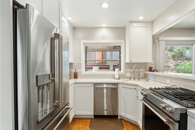 1118 N Beverly Glen Boulevard, Los Angeles, CA 90077 — photo 12 of 34