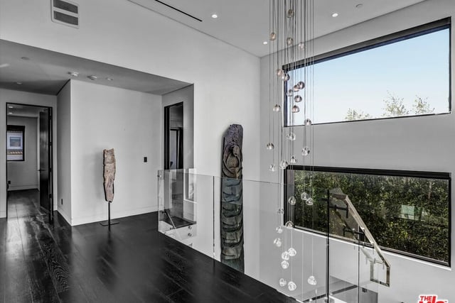 537 N Alta Vista Boulevard, Los Angeles, CA 90036 — photo 12 of 29