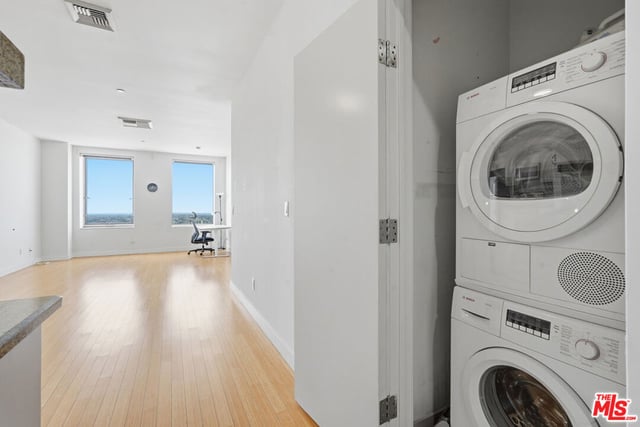 3810 Wilshire Boulevard 1609, Los Angeles, CA 90010 — photo 13 of 29