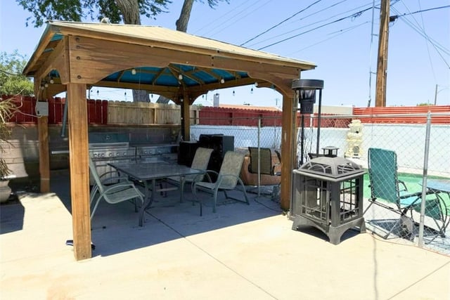 1235 W Ivesbrook, Lancaster, CA 93534 — photo 12 of 14